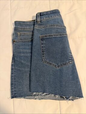 H&M Medium Blue Frayed-Hem Denim Shorts